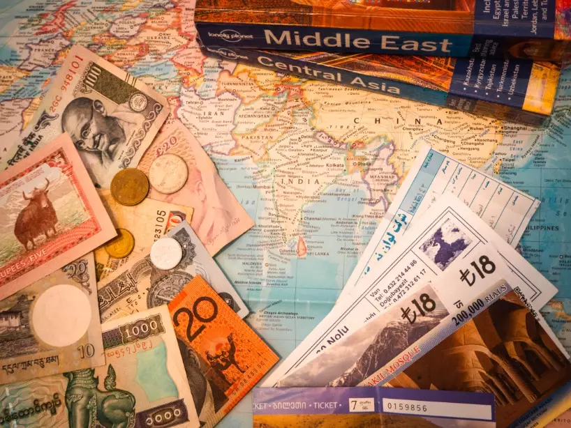 how to travel on a budget